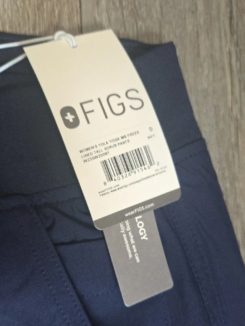 Figs cargo scrub